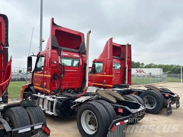 Volvo VNM42T وحدات الجر