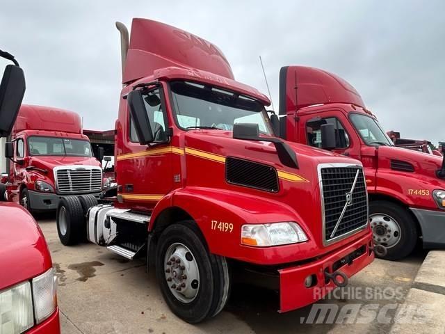 Volvo VNM42T وحدات الجر