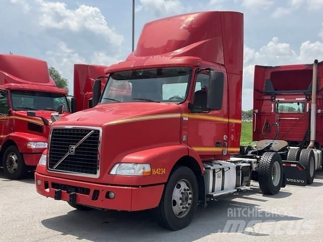 Volvo VNM42T وحدات الجر