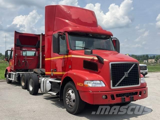 Volvo VNM42T وحدات الجر