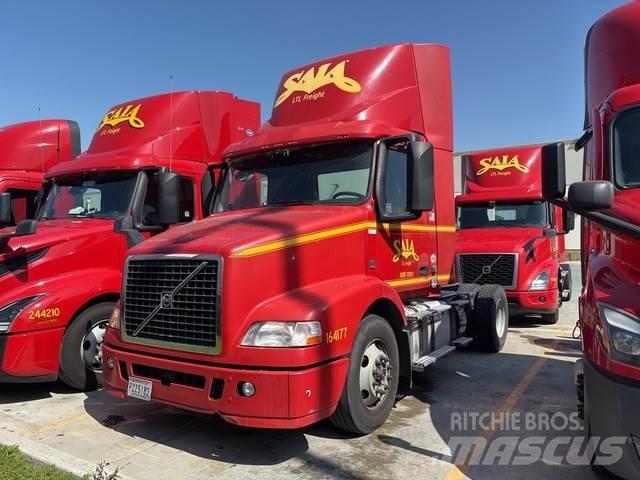 Volvo VNM42T وحدات الجر