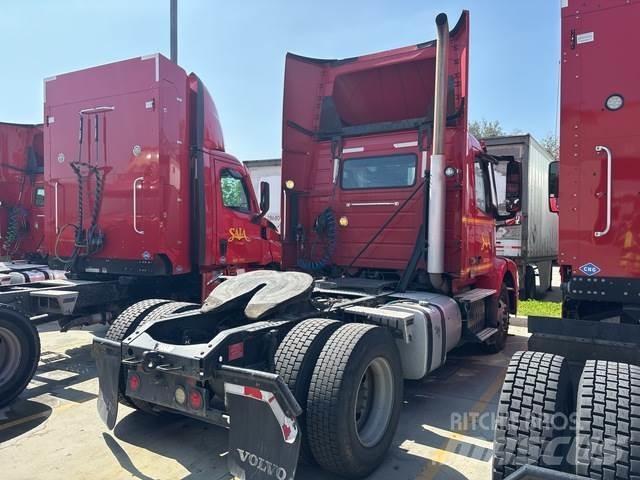 Volvo VNM42T وحدات الجر