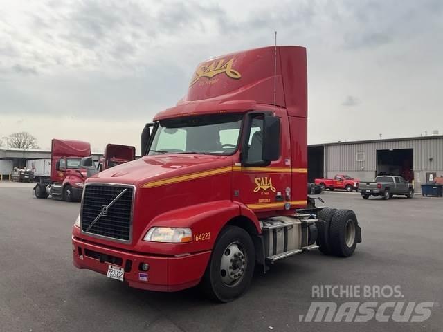 Volvo VNM42T وحدات الجر