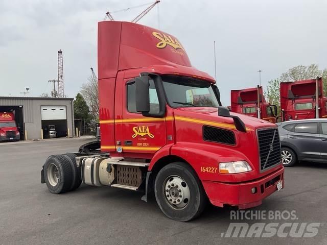 Volvo VNM42T وحدات الجر