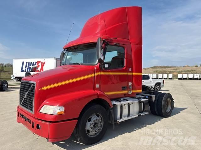 Volvo VNM42T وحدات الجر