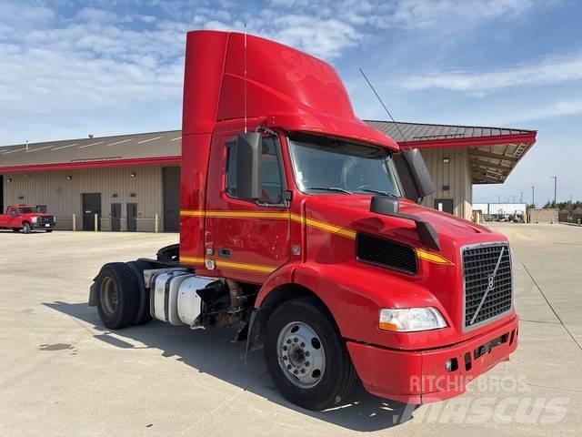 Volvo VNM42T وحدات الجر