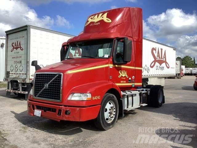 Volvo VNM42T وحدات الجر