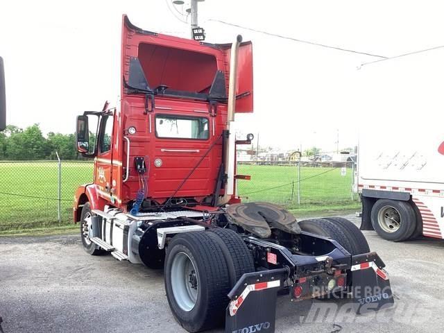Volvo VNM42T وحدات الجر