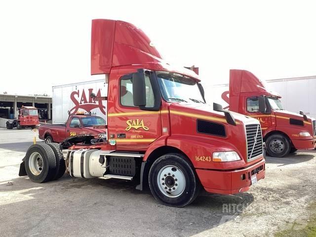 Volvo VNM42T وحدات الجر