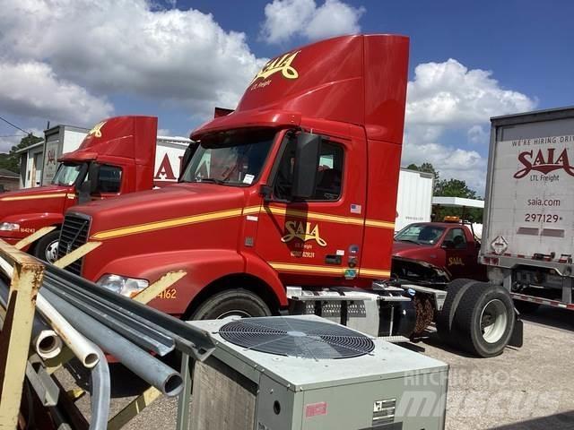 Volvo VNM42T وحدات الجر