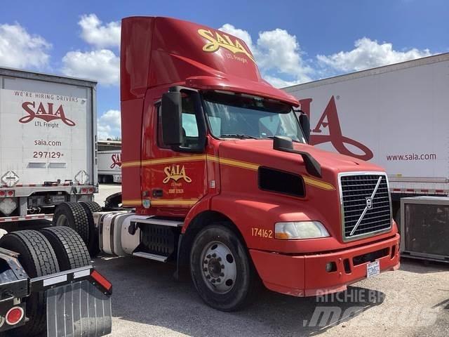 Volvo VNM42T وحدات الجر