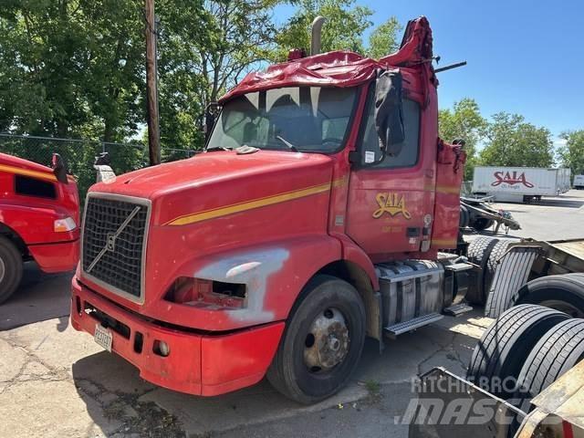 Volvo VNM42T وحدات الجر
