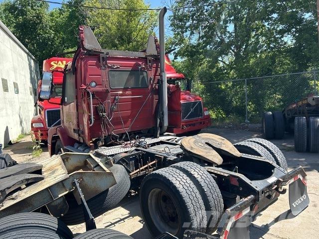 Volvo VNM42T وحدات الجر