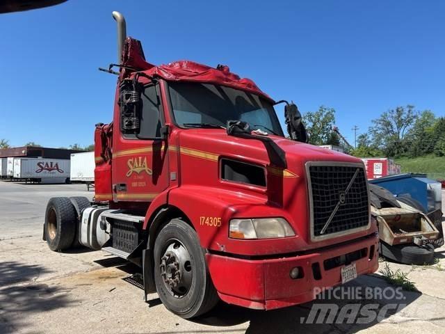 Volvo VNM42T وحدات الجر