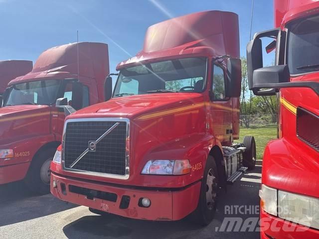 Volvo VNM42T وحدات الجر