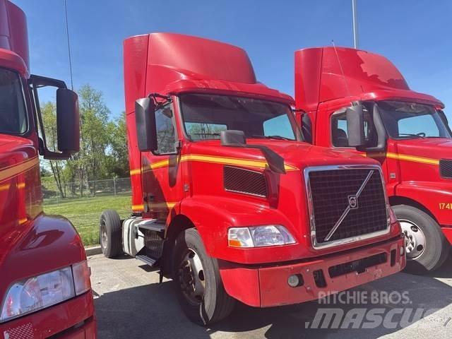 Volvo VNM42T وحدات الجر