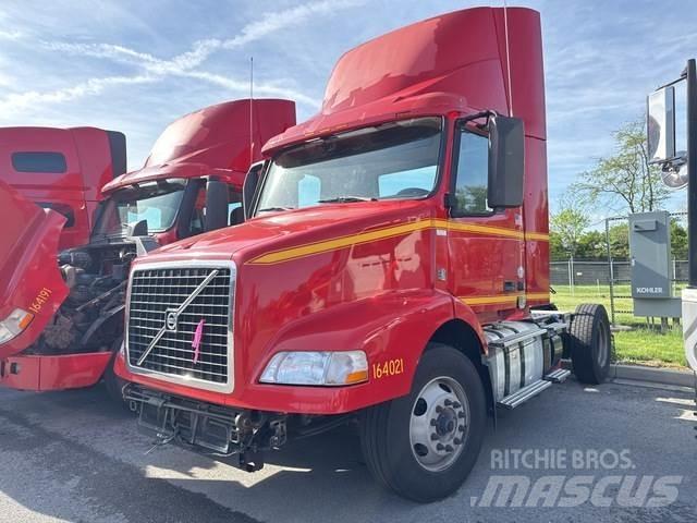 Volvo VNM42T وحدات الجر