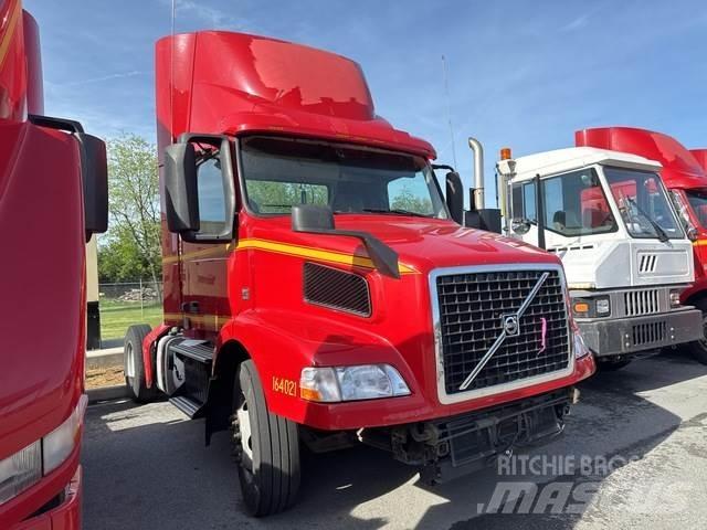 Volvo VNM42T وحدات الجر
