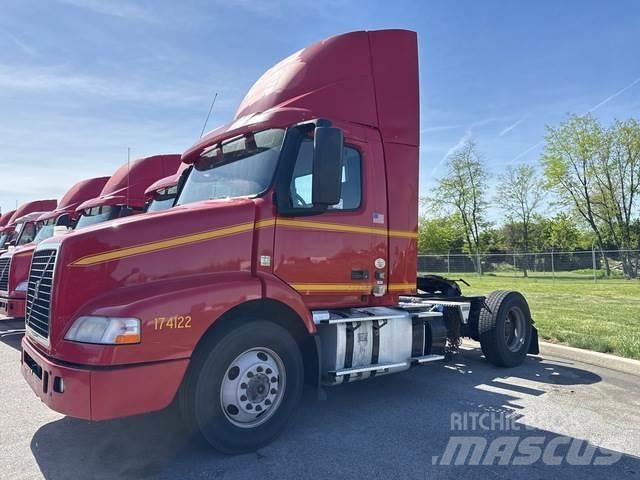 Volvo VNM42T وحدات الجر