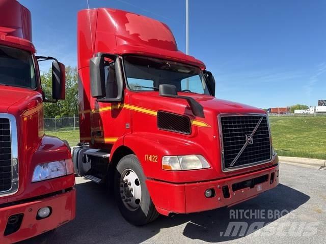 Volvo VNM42T وحدات الجر