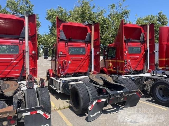 Volvo VNM42T وحدات الجر