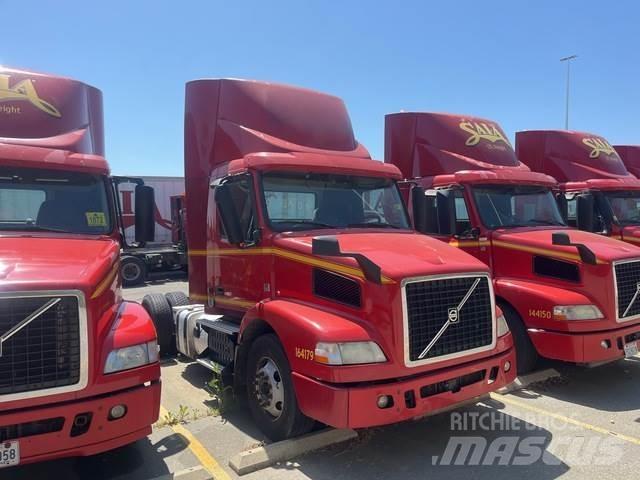 Volvo VNM42T وحدات الجر