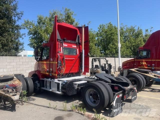 Volvo VNM42T وحدات الجر