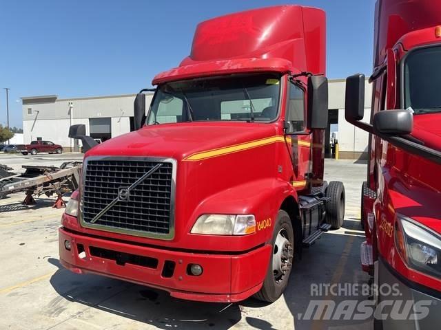 Volvo VNM42T وحدات الجر