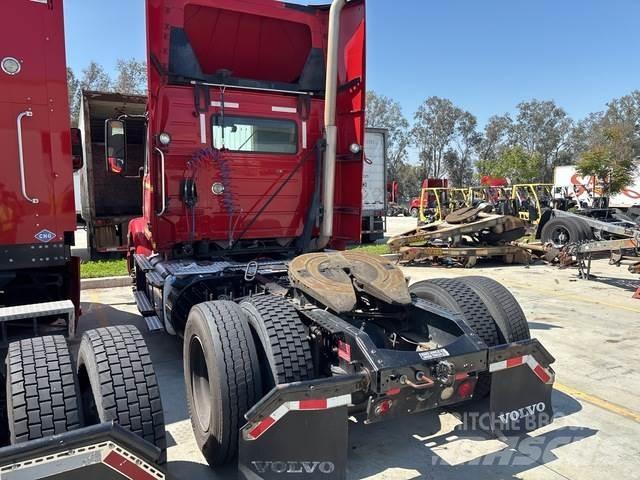 Volvo VNM42T وحدات الجر