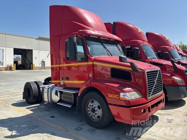 Volvo VNM42T وحدات الجر