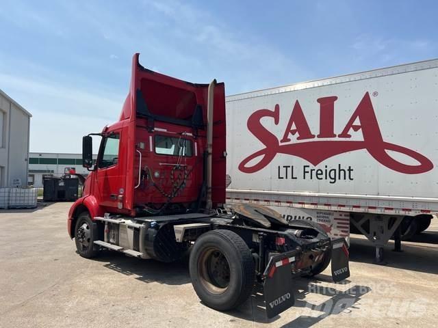 Volvo VNM42T وحدات الجر