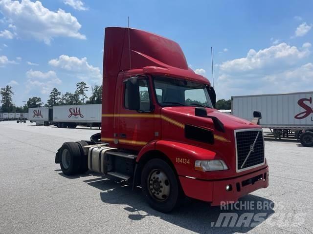 Volvo VNM42T وحدات الجر