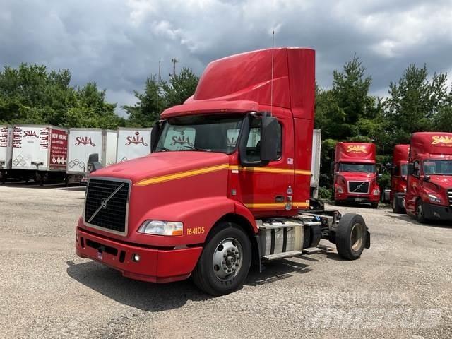 Volvo VNM42T وحدات الجر
