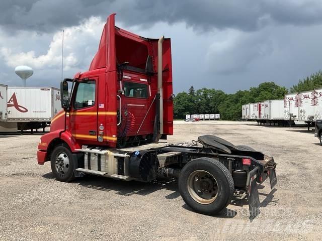 Volvo VNM42T وحدات الجر