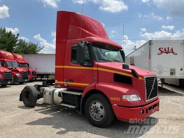 Volvo VNM42T وحدات الجر
