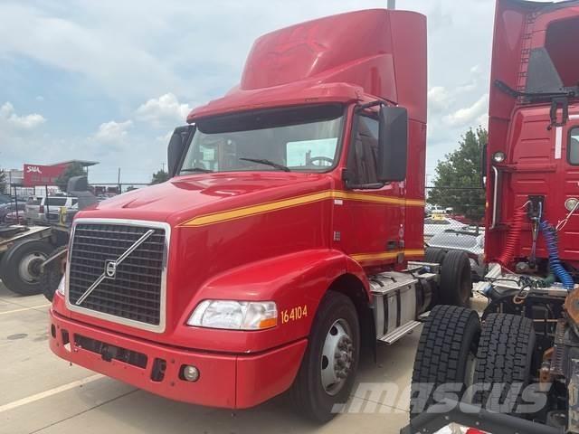 Volvo VNM42T وحدات الجر