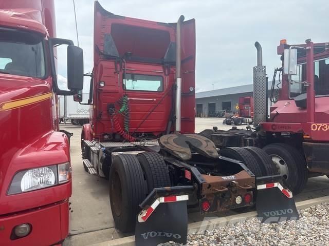 Volvo VNM42T وحدات الجر