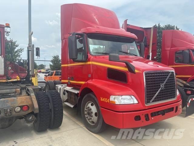 Volvo VNM42T وحدات الجر