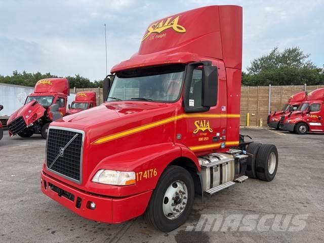 Volvo VNM42T وحدات الجر