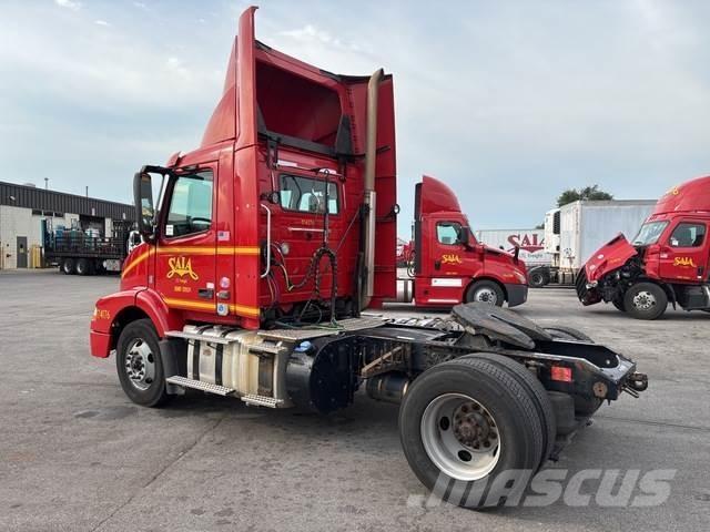 Volvo VNM42T وحدات الجر