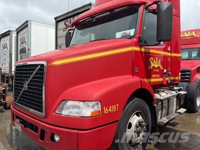 Volvo VNM42T وحدات الجر