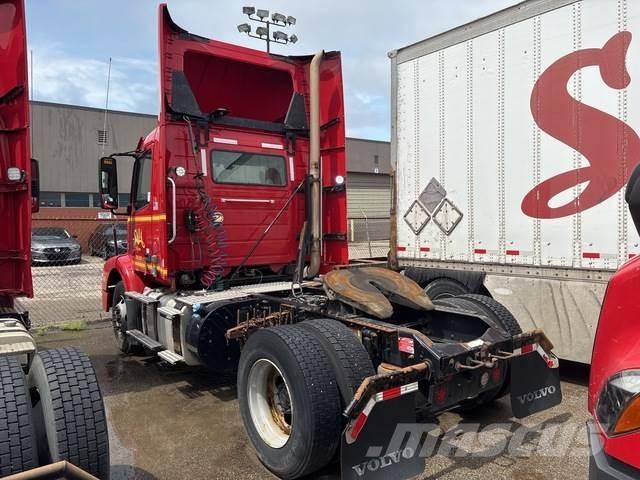 Volvo VNM42T وحدات الجر