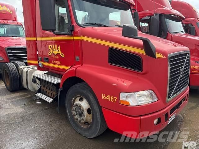 Volvo VNM42T وحدات الجر