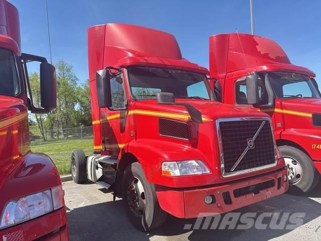 Volvo VNM42T وحدات الجر