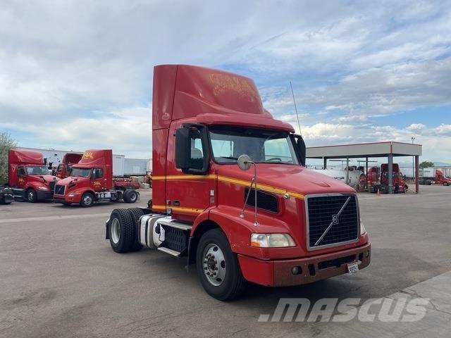 Volvo VNM42T وحدات الجر