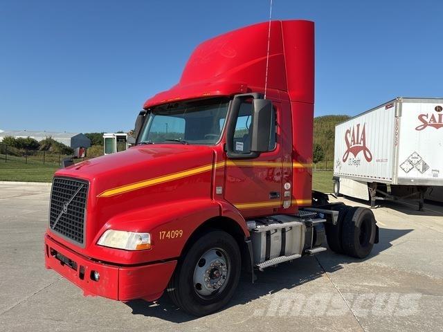 Volvo VNM42T وحدات الجر