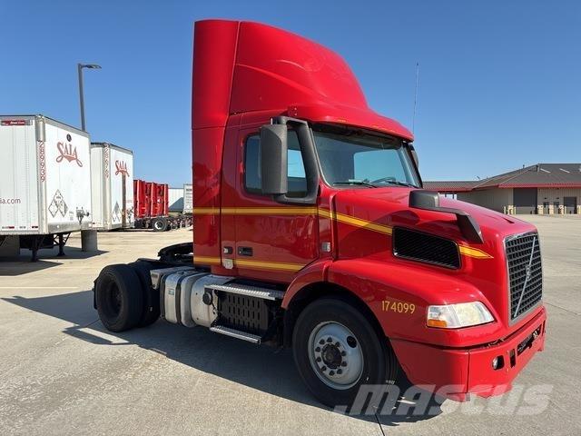 Volvo VNM42T وحدات الجر