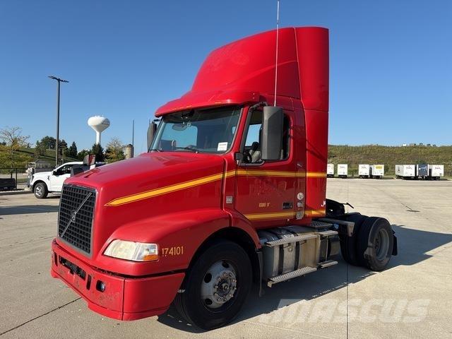 Volvo VNM42T وحدات الجر