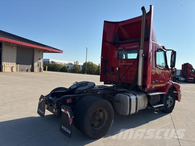 Volvo VNM42T وحدات الجر