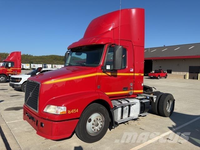 Volvo VNM42T وحدات الجر